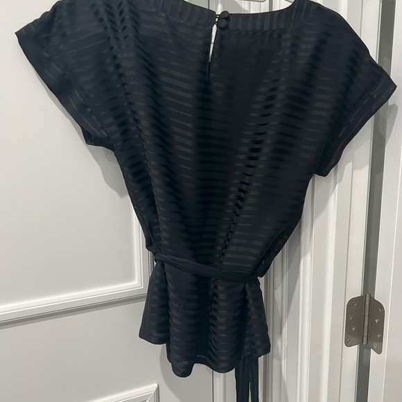 H&M top like new - Picture 5 of 5